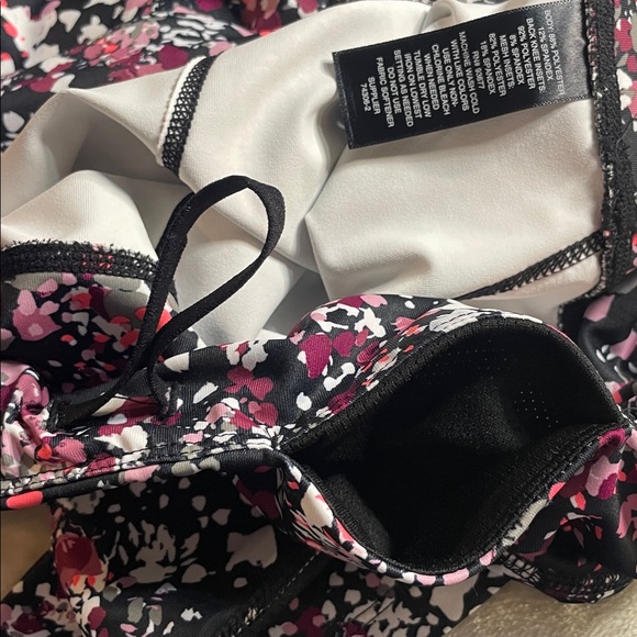 Xersion Fitted Pink and Black Splatter Pattern Leggings - Picture 11 of 11